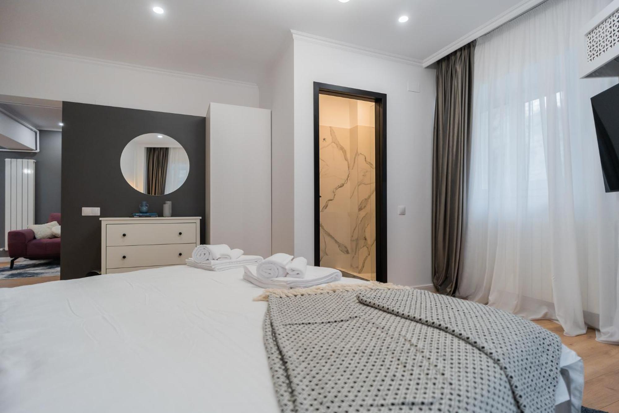 Urban Pearl - Old Town - Unique 4Br/3Ba Apartment Bucarest Exterior foto